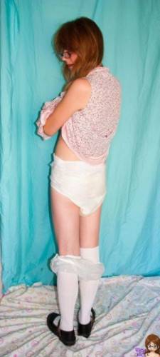 Fetish ts riley wearing diapers in public on picsofsex.com