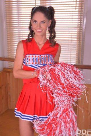 American cheerleader lana seymour seduces a boxer in the locker room - Usa on picsofsex.com