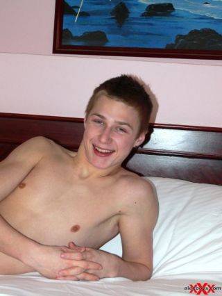 Cute shy gay teen boy on picsofsex.com