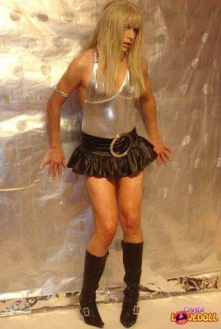 Tranny dressed in black and silver on picsofsex.com