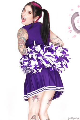 Excellent american milf Joanna Angel in fancy skirt exhibits her ass and pussy - Usa on picsofsex.com