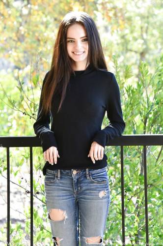 Stunning american brunette teen Lana Adams in jeans exhibiting tiny tits and spreading her legs outdoor - Usa on picsofsex.com