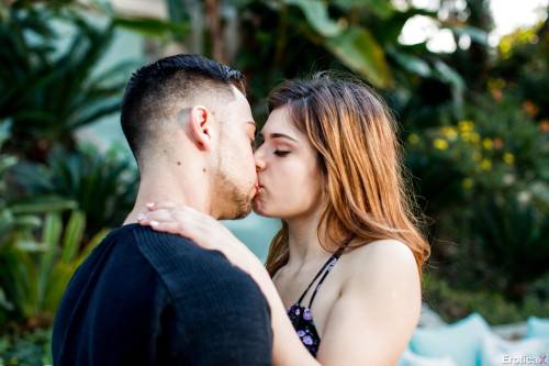 Svelte american teen Leah Gotti fucked after hot suck outside - Usa on picsofsex.com