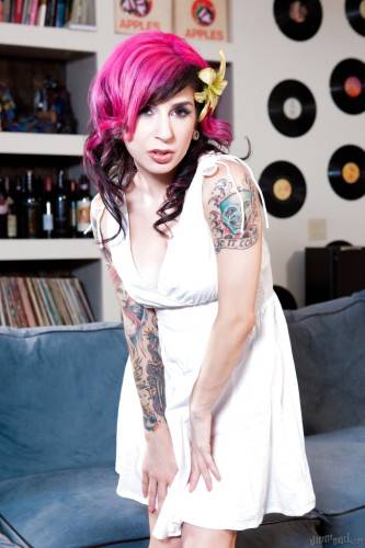 Delightful american milf Joanna Angel in underwear baring big knockers and spreading her legs - Usa on picsofsex.com