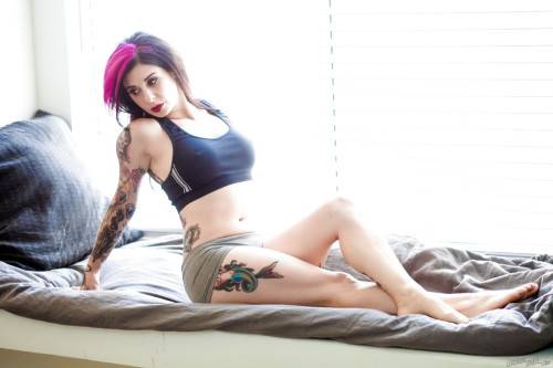 Slim american milf Joanna Angel likes some hot foot fetish - Usa on picsofsex.com