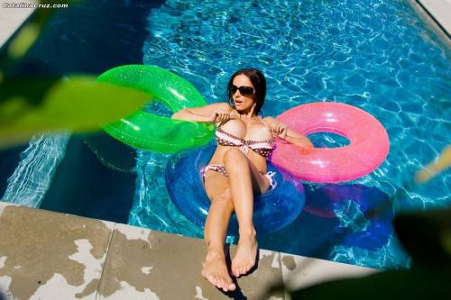 Catalina Cruz With Big Bust And Ultra Long Legs Takes Her Bikini Off Right In The Pool. on picsofsex.com