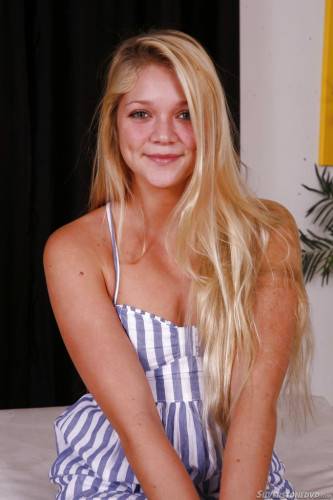 Slender american teen Jessie Andrews in nasty foot fetish - Usa on picsofsex.com