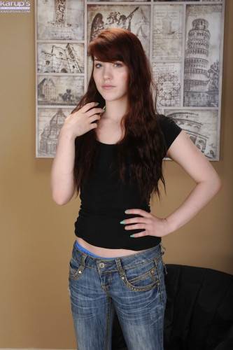 Stunning american teen Gwen Stark reveals her ass in tight jeans and vagina - Usa on picsofsex.com