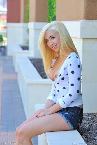 Shy Blonde Teen Jayde FTV Is Not Going To Be That Shy For Long As She Is Posing Outdoor. on picsofsex.com