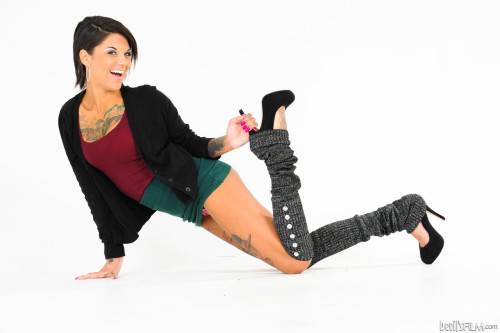 Manâ€™s Dick Is Throbbing In The Expectation Of Hot Orgasm From Alia Janine N Bonnie Rotten Blowjob on picsofsex.com