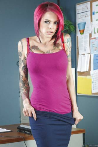 Glamorous american milf Anna Bell Peaks in sexy undies exposes big titties and spreads her legs in office - Usa on picsofsex.com