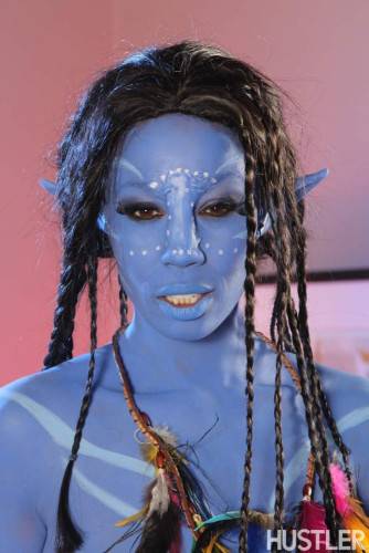 Misty Stone Is A Black Girl Who Looks Like A Babe From Avatar, The Movie. on picsofsex.com