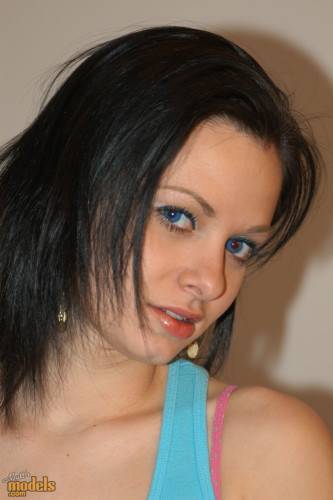 Petite Brunette Amateur Vanessa Monroe Takes Off Her Pink Bra And Blue Panties on picsofsex.com