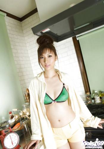 Slim japanese teen Reika in hot posing gallery - Japan on picsofsex.com