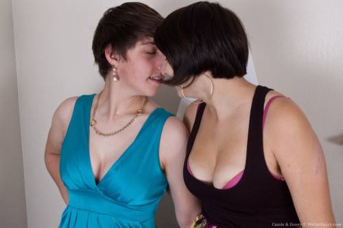 Excellent girls Cassie and Zooey licking wet pussies in the hot lesbian sex on picsofsex.com