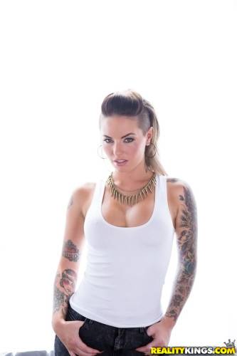 Stunning american young Christy Mack baring big boobies and hot ass - Usa on picsofsex.com