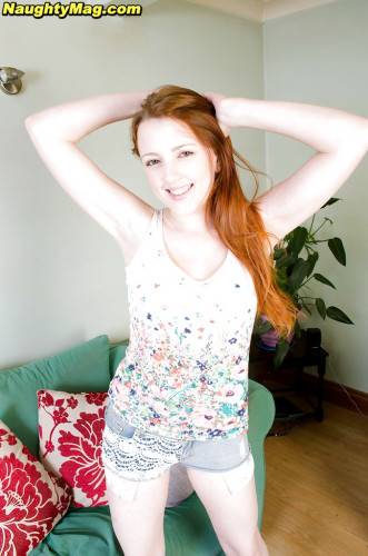 Sexy british redhead hottie Jenny Smith loves some hot foot fetish - Britain on picsofsex.com