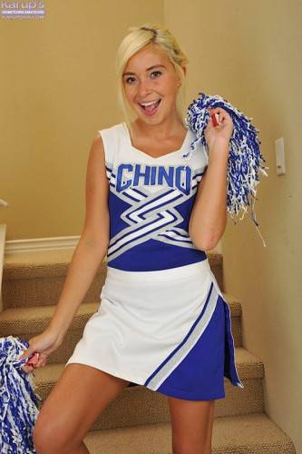 Sexy Blonde Kaylee Hays Is A Cheerleader And One Of The Hottest Babes In College. on picsofsex.com