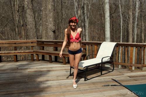 Stunning american young Alaura Lee in fancy shorts exhibiting small tits and toying outdoor - Usa on picsofsex.com