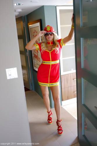 Adorable american wife Sandra Otterson in hot uniform outside - Usa on picsofsex.com