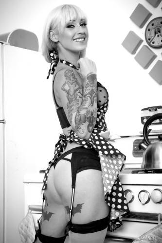 Alluring american blond Kleio Valentien in strange fetish gallery - Usa on picsofsex.com