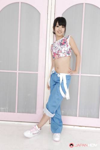 Cute asian teens posing in jeans on camera - Japan on picsofsex.com