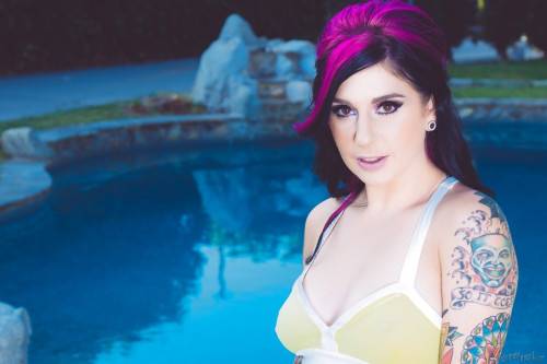 Stunning american milf Joanna Angel exhibits big tits and ass at pool - Usa on picsofsex.com