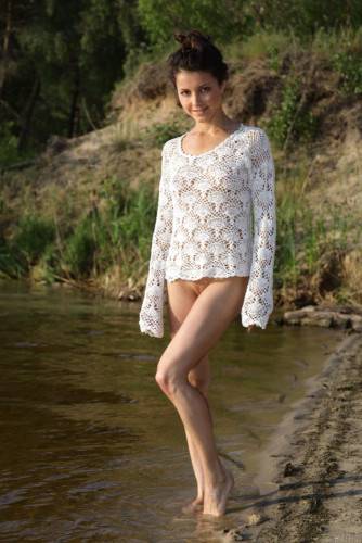 Filthy Divina A Is Stripping Enjoying The Fresh River And Hot Summer With Nude Body on picsofsex.com