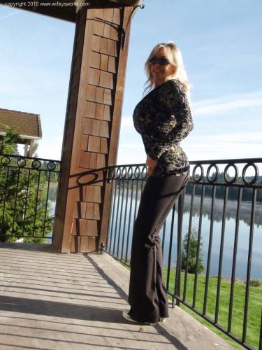 Hot american wife Sandra Otterson exposing big titties and hot ass outside - Usa on picsofsex.com