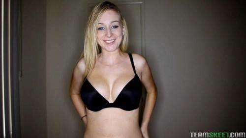 Blonde Teen Loves Peen on picsofsex.com