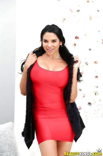 Enticing american cutie Missy Martinez in sexy skirt baring big boobies and ass - Usa on picsofsex.com