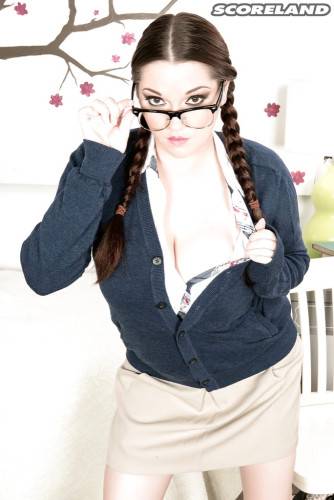 Excellent american brunette Kate Marie exhibits big titties and jerks off - Usa on picsofsex.com