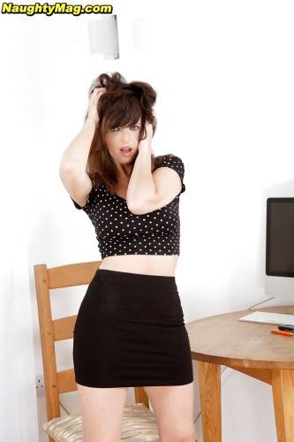 Inviting british milf Kate Anne in fancy skirt shows big boobs and spreads her legs - Britain on picsofsex.com