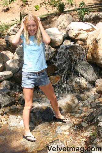 Blonde Haired Chick Allison Pierce Strips Naked And Shows Her Pink Hole In The Open Air on picsofsex.com