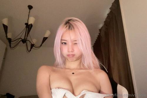 Vyvan.le on picsofsex.com