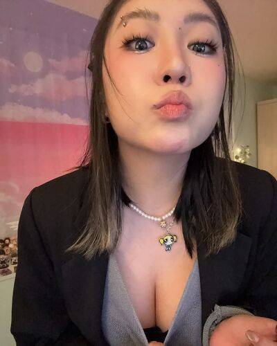 Babyhsu888 on picsofsex.com