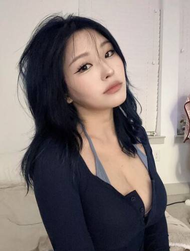 Hyoon on picsofsex.com