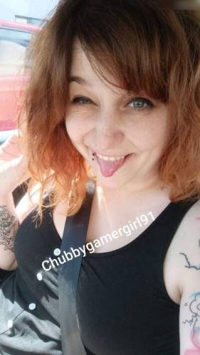 Chubbygamergirl91 on picsofsex.com