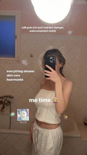 Alohaleyyla on picsofsex.com
