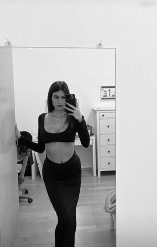 Juliiee.kim on picsofsex.com