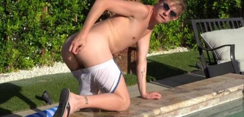 Twink Gives A Blowjob To His Buddy By The Pool on picsofsex.com