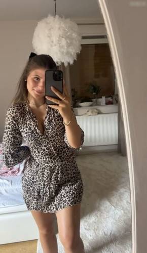 Lauraaroehrig on picsofsex.com