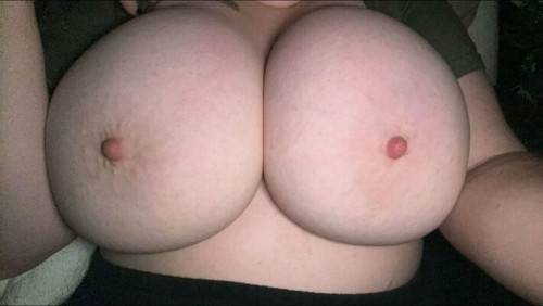 Yourlocal._.milf yourlocalmilfff on picsofsex.com