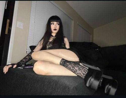 MadamZomboDomme vampabrat on picsofsex.com