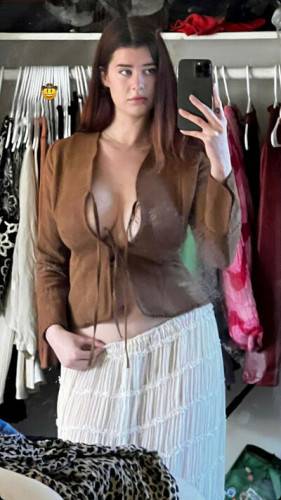 Sarah McDaniel cloudpeople on picsofsex.com