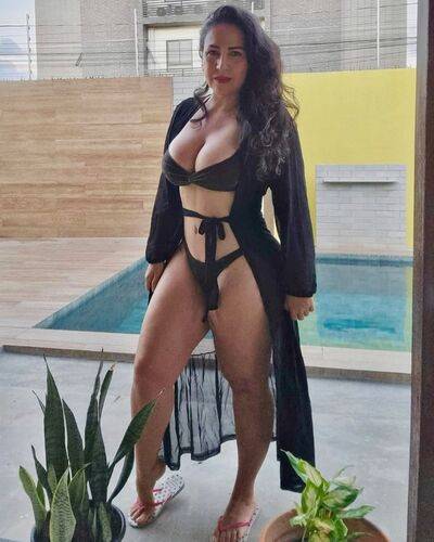 Gabrielaguimaraes01 on picsofsex.com