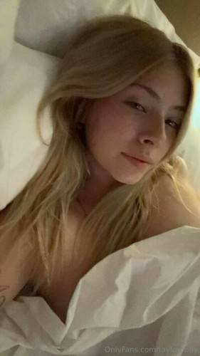 Taylorr.bby on picsofsex.com