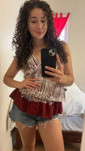 Curlycutiexs curlykinkycutie on picsofsex.com