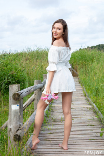 Mira Si in Romantic Bridge by Femjoy on picsofsex.com