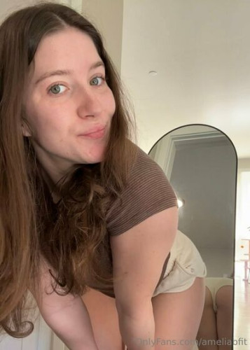 Ameliabfit on picsofsex.com